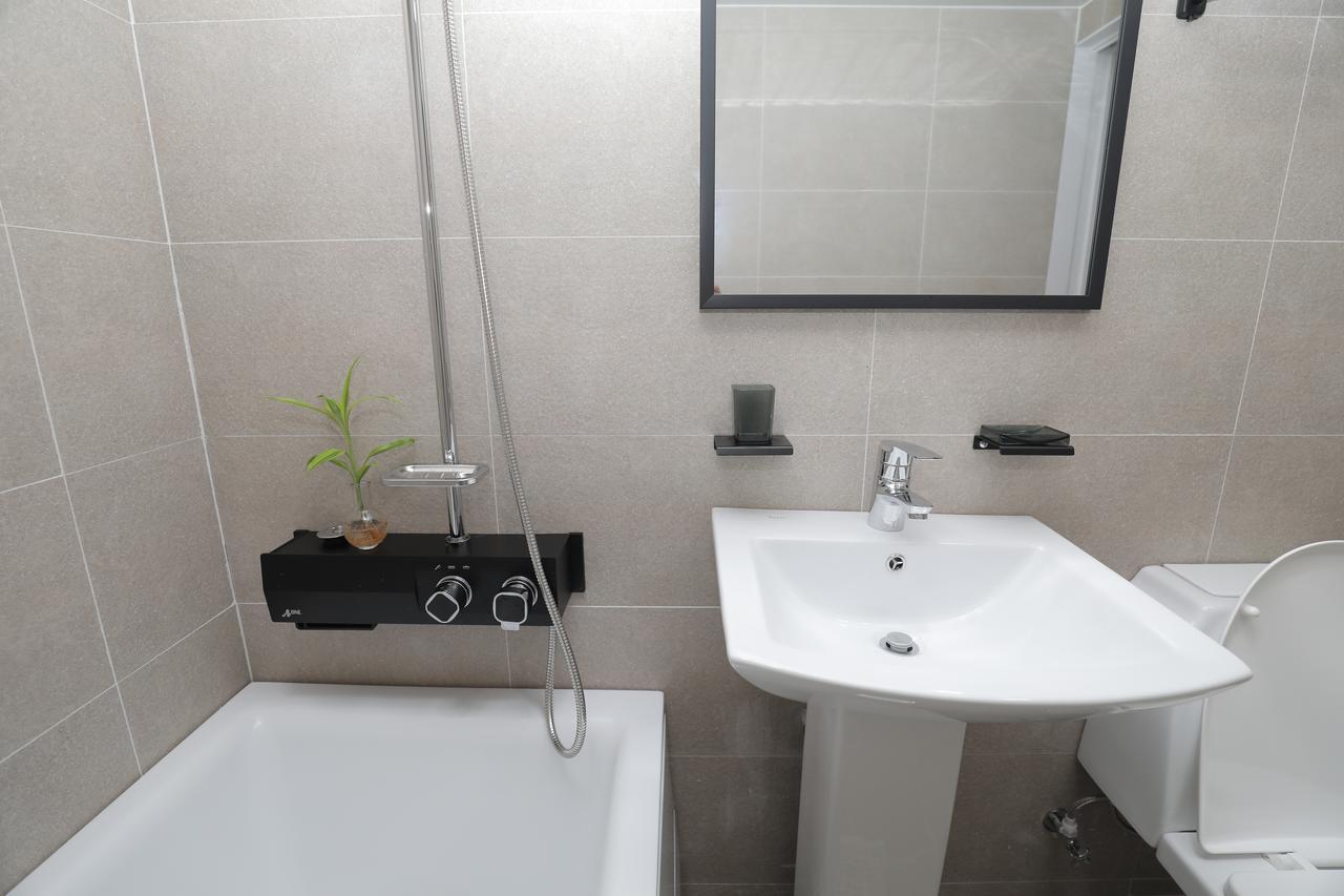 Line Hotel Myeongdong Сеул Экстерьер фото