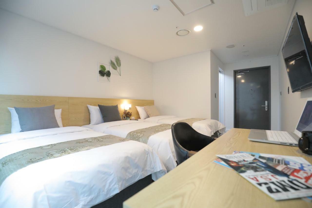Line Hotel Myeongdong Сеул Экстерьер фото