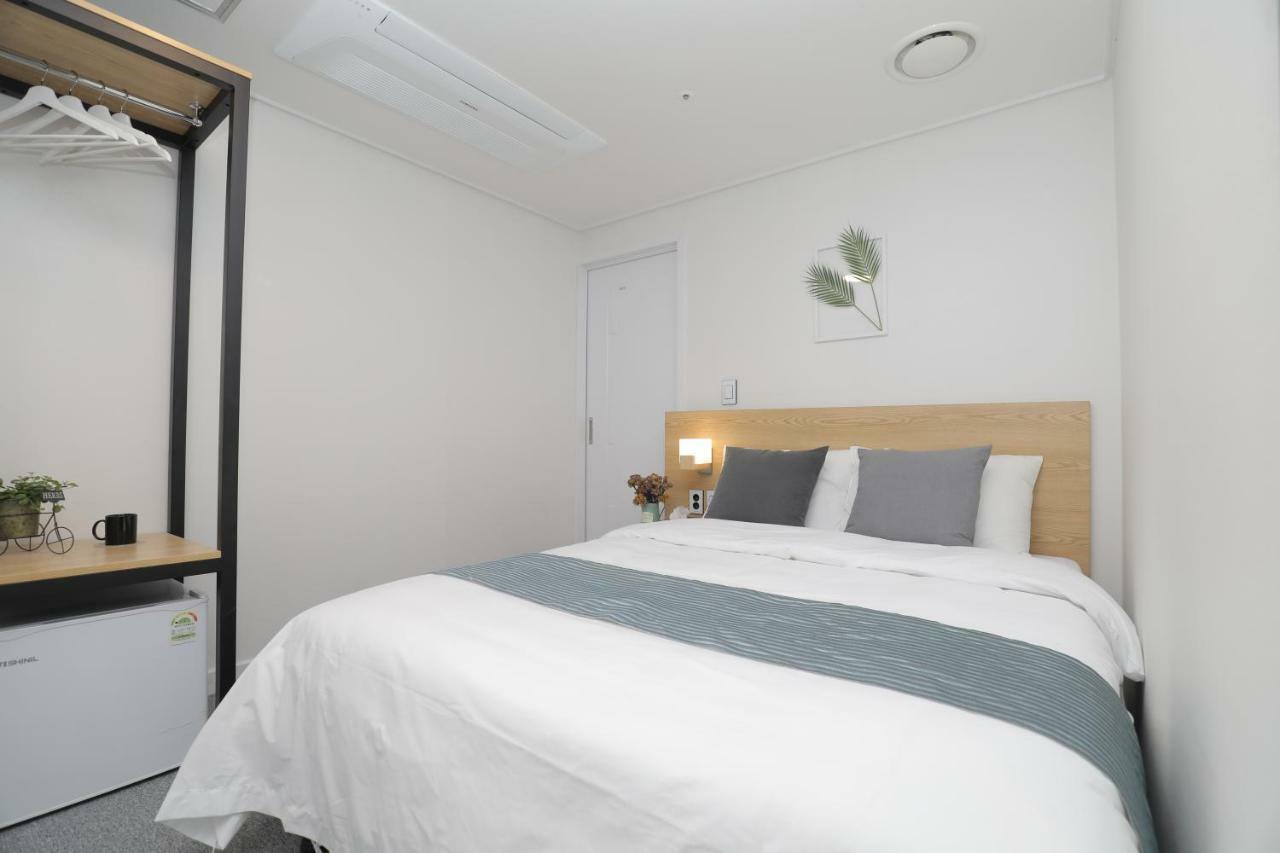 Line Hotel Myeongdong Сеул Экстерьер фото