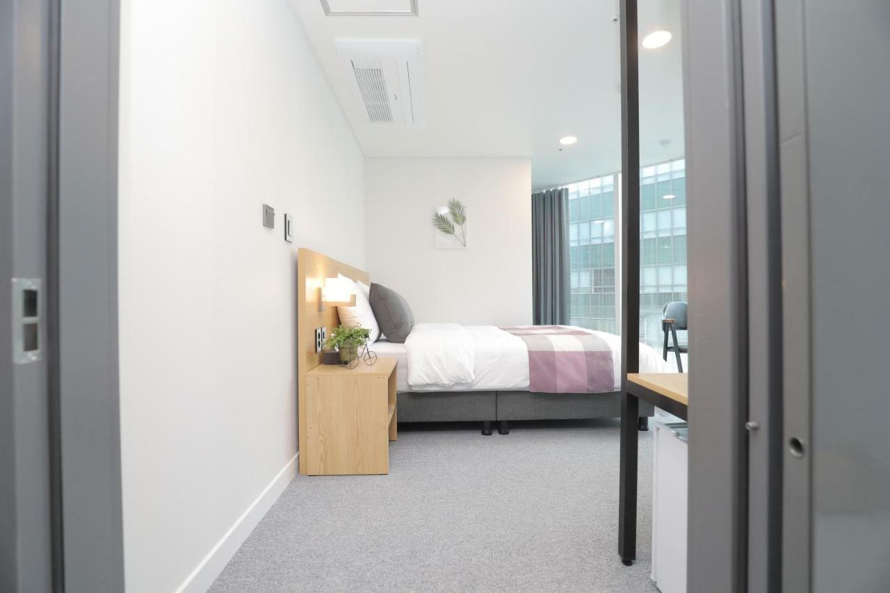 Line Hotel Myeongdong Сеул Экстерьер фото