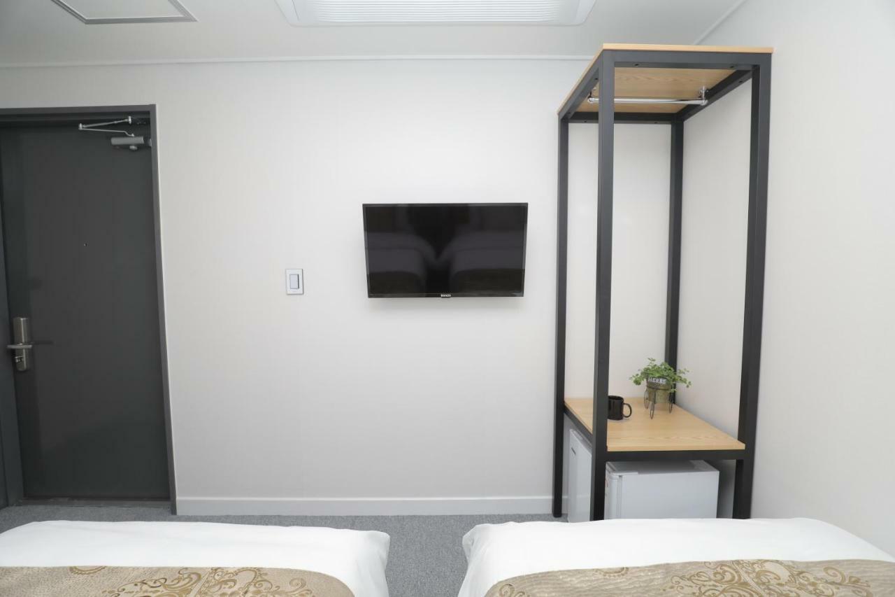 Line Hotel Myeongdong Сеул Экстерьер фото